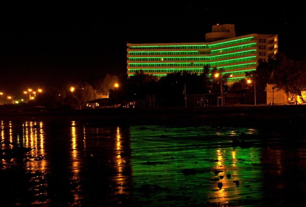 Hotel Rayentray Puerto Madryn Esterno foto