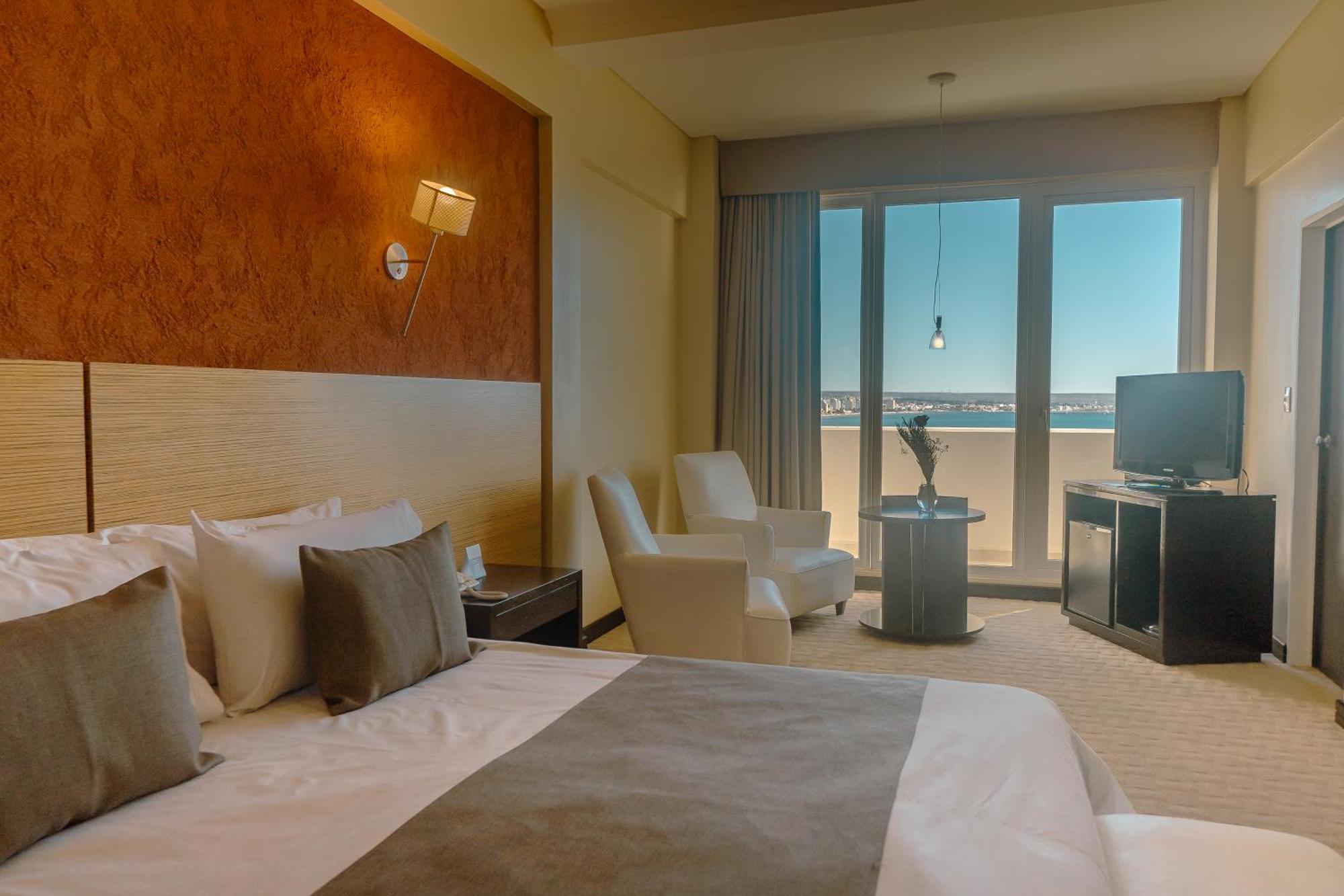 Hotel Rayentray Puerto Madryn Esterno foto