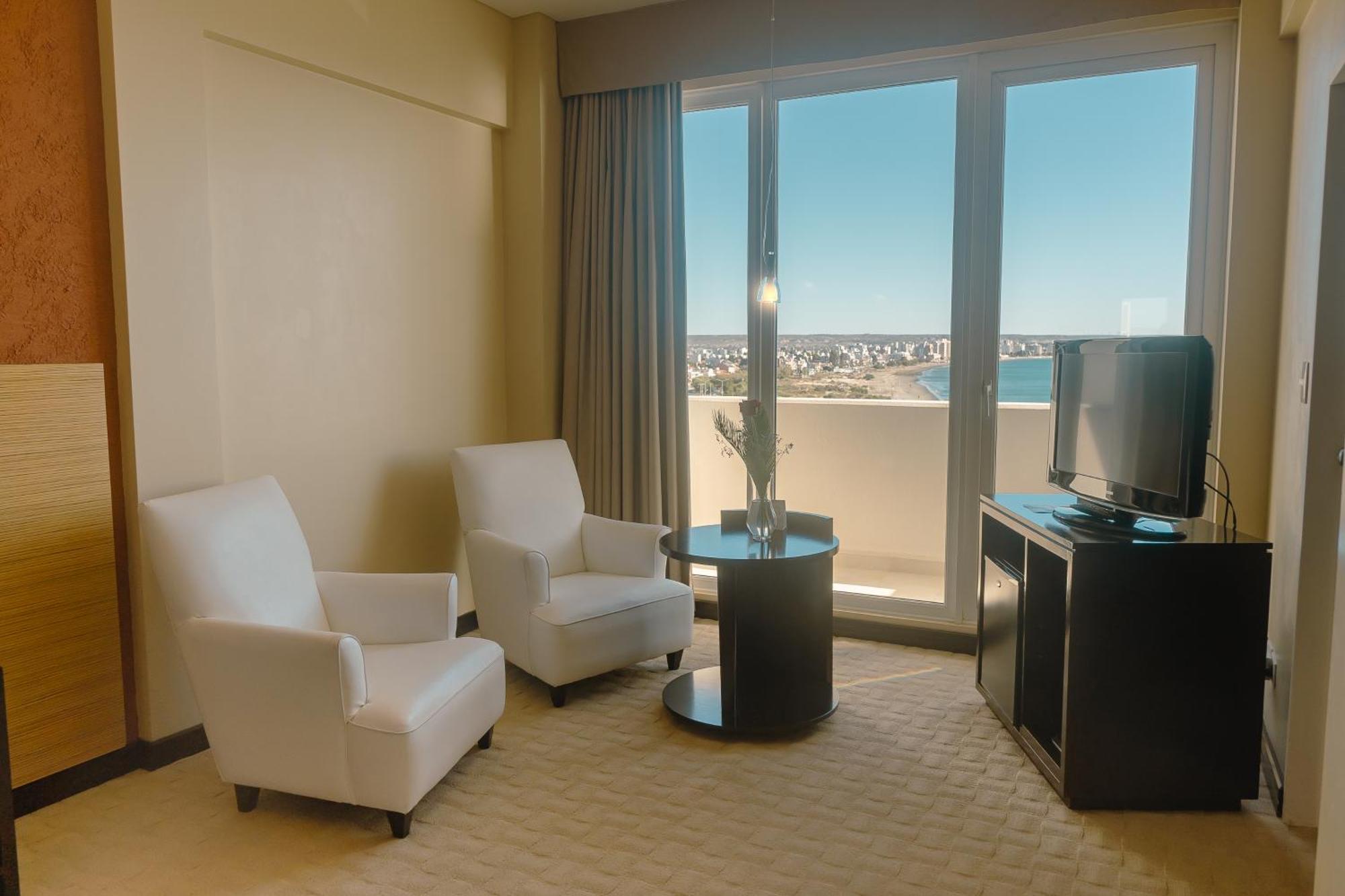Hotel Rayentray Puerto Madryn Esterno foto