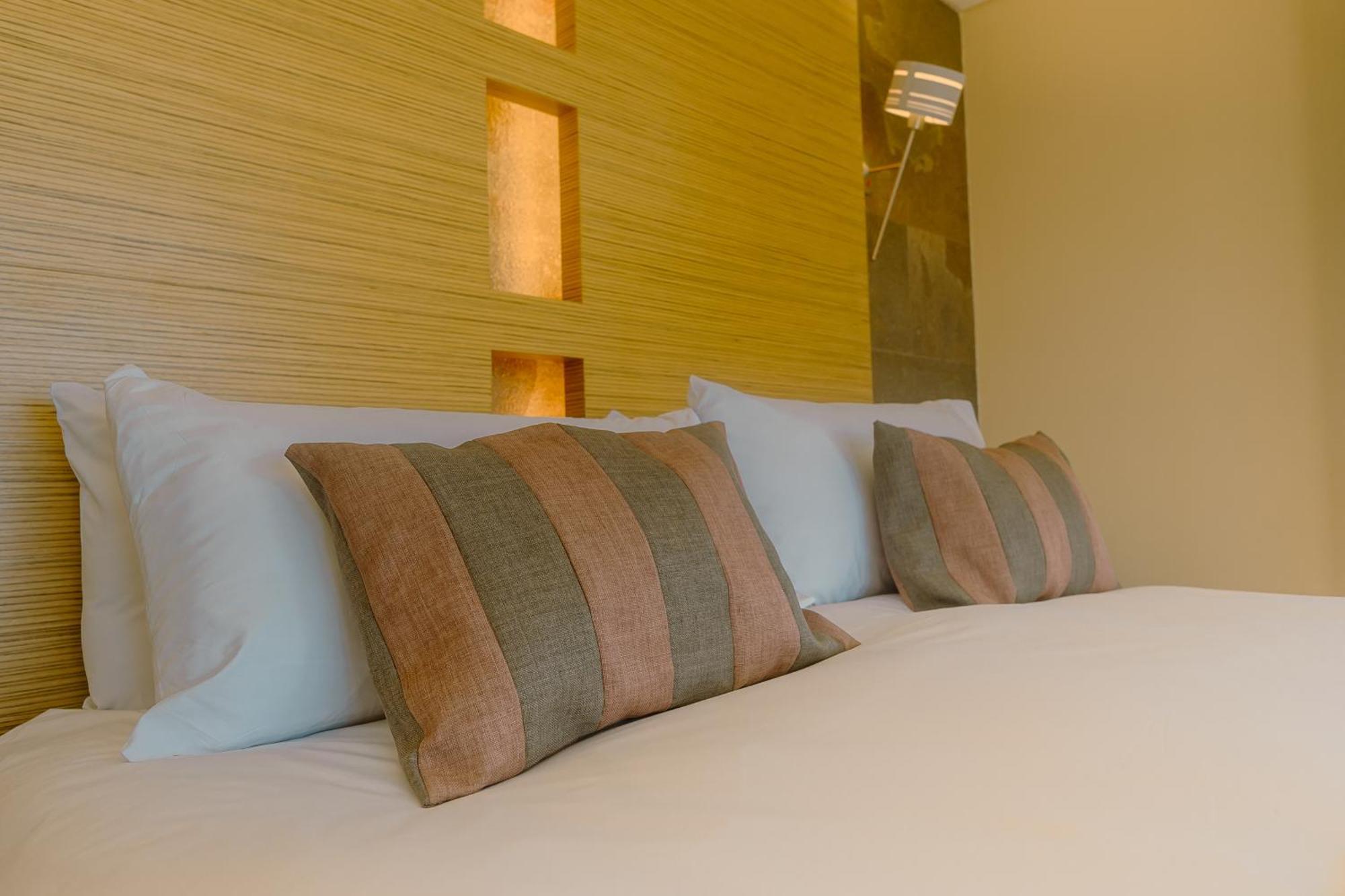 Hotel Rayentray Puerto Madryn Esterno foto